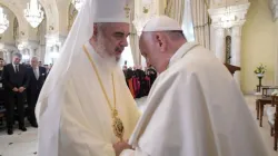 Papst Franziskus und der rumänisch-orthodoxe Patriarch Daniel am 31. Mai in Bukarest / Vatican Media