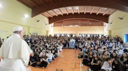 Papst Franziskus besucht die Elisa Scala-Schule am 25. Mai 2018. / Vatican Media