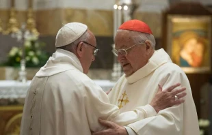 Papst Franziskus und Kardinal Sodano (rechts) / Vatican Media 