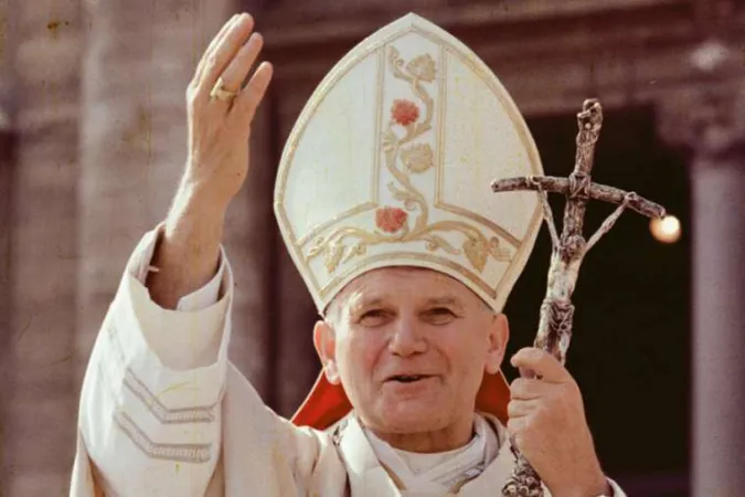 Papst St. Johannes Paul II. auf dem Petersplatz: Die Aufnahme entstand um das Jahr 1978.