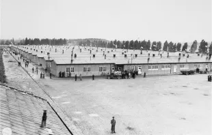 Baracken in Dachau: In einem eigenen "Priesterblock" wurden Geistliche eingesperrt. Vor allem polnische Priester wurden von den Nazis schikaniert, misshandelt, gefoltert, ermordet. / US Holocaust Museum via Wikimedia 