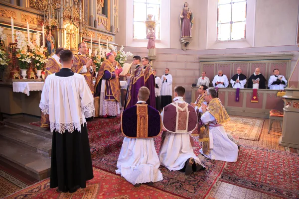 Priesterweihe der Petrusbruderschaft mit Bischof Vitus Huonder / Markus Rainer / Petrusbruderschaft 