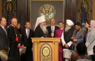 US-Vizepräsident Joe Biden (Mitte) mit den Vertretern verschiedener Religionen / CNA/Matt Hadro