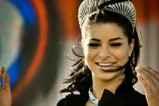 Schönheitskönigin, Schauspielerin, Wrestling-Teilnehmerin - und seit kurzem Katholik: Rima Fakih, Miss USA 2010. / Wikimedia (CC BY 2.0)