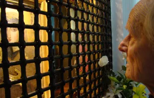 Robert Spaemann vor der Advocata, der Ikone der Muttergottes bei den Dominikanerinnen des Rosenkranzklosters auf dem Monte Mario in Rom.  / Paul Badde / EWTN
