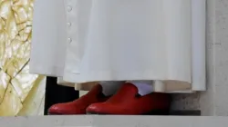 Die roten Schuhe von Papst Benedikt XVI. / Mazur / www.thepapalvisit.org.uk