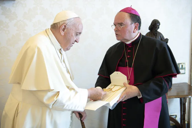 Bischof Bertram Meier und Papst Franziskus, 1. Juli 2022
