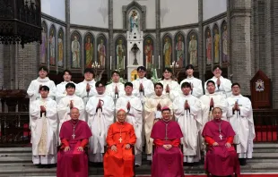 Die 16 neuen Priester von Seoul (Südkorea) / Erzbistum Seoul