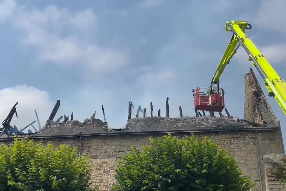 Une église historique de France gravement endommagée par un incendie