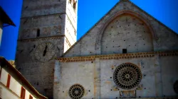 Die Kathedrale von Assisi / Georges Jansoone via Wikimedia (CC BY 2.5)
