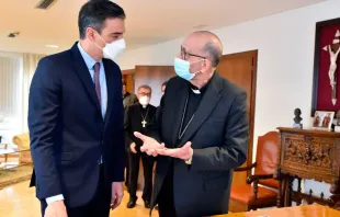 Der spanische Premierminister Pedro Sanchez trifft sich mit Kardinal Juan José Omella am 24. Januar 2022. | CEE
 / CEE
