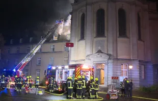 Brand im Missionshaus der Steyer Missionare in Sankt Augustin am Abend des 15. November 2023 / screenshot / WDR