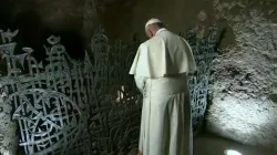 Papst Franziskus im Gebet / CTV (Screenshot)