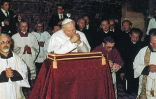 Papst Johannes Paul II. im Heiligtum von Loreto  / Heiligtum Loreto
