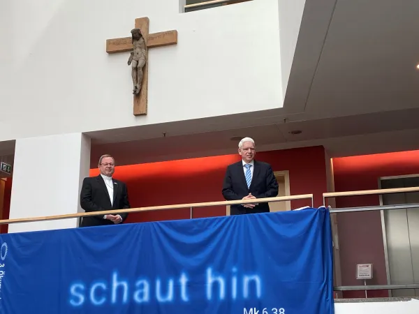 Treffen von Josef Schuster und Bischof Georg Bätzing (li.) in Frankfurt am Main am 12. Mai 2021.