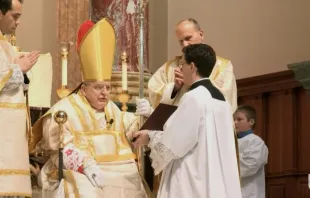 Kardinal Burke feiert seine erste öffentliche heilige Messe seit seiner schweren Erkrankung an Covid-19 am 11. Dezember 2021 / Screenshot