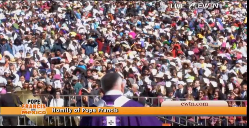 Papst Franziskus predigt vor den indigenen Gemeinden von Chiapas am 15. Februar 2016