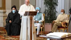Papst Franziskus spricht zu den Teilnehmern des Treffens "Glaube und Wissenschaft: Auf dem Weg zur UN-Klimakonferenz 2021" im Vatikan am 4. Oktober 2021 
 / Vatican Media / CNA Deutsch