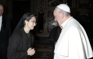 Raffaella Petrini bei einem Treffen mit Papst Franziskus / Vatican Media
