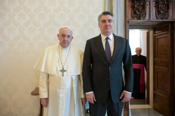 Papst Franziskus empfängt den kroatischen Präsidenten Zoran Milanović im Vatikan, 15. November 2021.