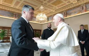 Papst Franziskus empfängt den kroatischen Präsidenten Zoran Milanović im Vatikan, 15. November 2021.
 / Vatican Media