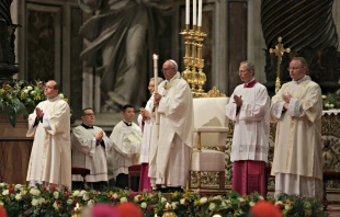 Ostervigil mit Papst Franziskus am 15. April 2017. / CNA/Daniel Ibanez