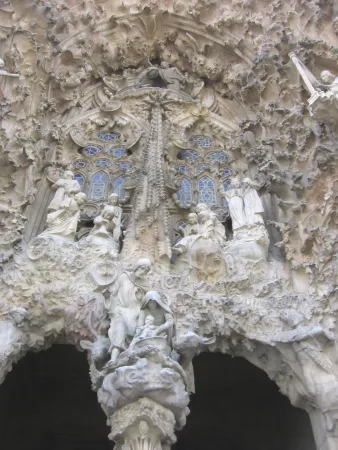 Das Portal der Liebe der Basilika Sagrada Familia 
