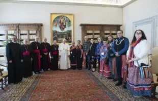 Vertreter der kanadischen Métis treffen Papst Franziskus im Vatikan, 28. März 2022. / Vatican Media