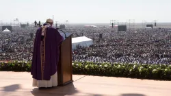 Papst Franziskus spricht zu etwa 400.000 Gläubigen am 14. Februar 2016 in Ecatepec, Mexiko / L'Osservatore Romano