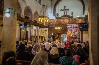 Eine koptisch-orthodoxe Kirche in Alt-Kairo, einem historischen Viertel der ägyptischen Hauptstadt. / Sun_Shine via Shutterstock