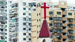 Kreuz auf einer chinesischen Kirche / hxdbzxy/Shutterstock