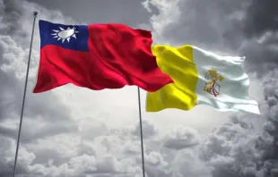 Flaggen von Taiwan und Vatikan / FreshStock/Shutterstock