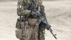 Nigerianischer Soldat / Shutterstock