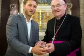 Im Müll gefundene Reliquie des heiligen Klemens kommt in Westminster-Kathedrale