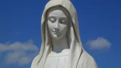 Maria, die Mutter Gottes: Statue der "Gospa" in Medjugorje / Paul Badde / Vatican Magazin