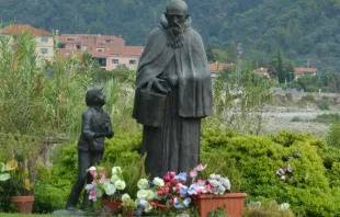 Statue von Francesco Maria da Camporosso im italienischen Dolceacqua / Willsinc / Wikimedia 