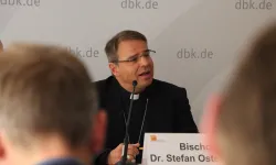 Bischof Stefan Oster SDB bei der Herbst-Vollversammlung 2023 der Deutschen Bischofskonferenz (DBK) / Deutsche Bischofskonferenz / Marko Orlovic