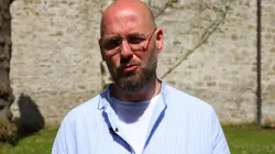 Priester und BDKJ-Bundespräses: Stefan Ottersbach / screenshot / YouTube / BDKJ Bundesverband.