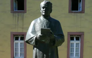 Statue des Franziskus Maria vom Kreuze Jordan im Kloster Steinfeld. / Charlie1965nrw / Wikimedia (CC BY-SA 3.0) 