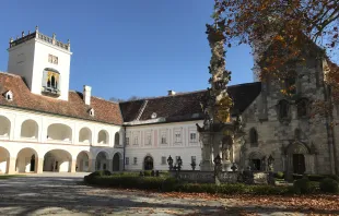 Der Innenhof von Stift Heiligenkreuz im Wienerwald. / Rudolf Gehrig / CNA Deutsch