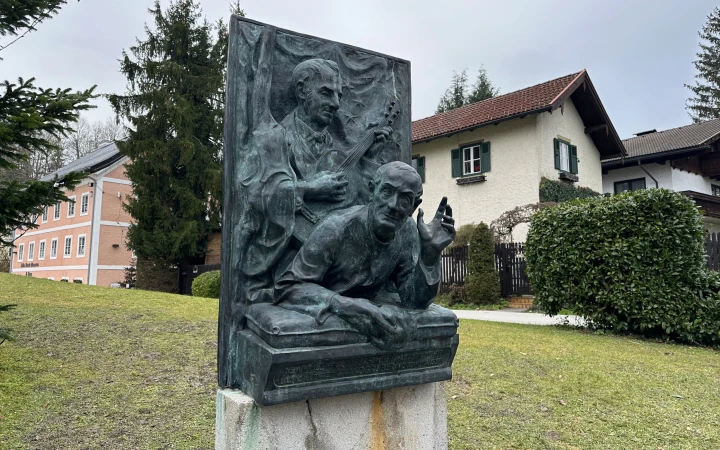 Denkmal der Komponisten von „Stille Nacht“: Joseph Mohr und Franz Xaver Gruber