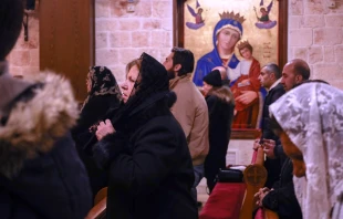 Christen in Aleppo beim Sonntagsgottesdienst nach dem Machtwechsel in Syrien / Jacob / Kirche in Not