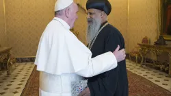 Herzliche Begegnung im Vatikan: Papst Franziskus und Patriarch Abune Mathias am 29. Februar im Vatikan / L'Osservatore Romano 