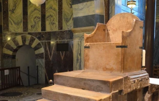 Thron von Kaiser Karl dem Großen / Torsten Maue / Wikimedia Commons (CC BY-SA 2.0)