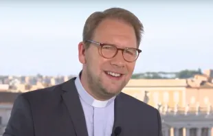Der Diözesanjugendseelsorger des Erzbistums Köln, Tobias Schwaderlapp. / EWTN.TV