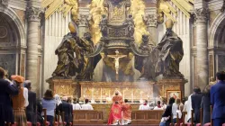 Die Feier der traditionellen lateinische Messe am Altar der Kathedra Petri im Petersdom bei der Wallfahrt Summorum Pontificum, 30. Oktober 2021. / Edward Pentin