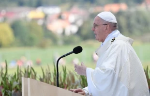 Papst Franziskus predigt am slowakischen Nationalheiligtum der Basilika von den Sieben Schmerzen Mariens in Šaštín (Maria Schoßberg) am 15. September 2021. / Vatican Media