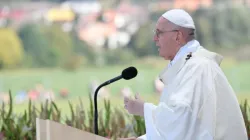 Papst Franziskus predigt am slowakischen Nationalheiligtum der Basilika von den Sieben Schmerzen Mariens in Šaštín (Maria Schoßberg) am 15. September 2021. / Vatican Media