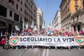 40.000 Menschen gehen in Rom für das Lebensrecht auf die Straße