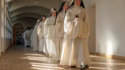 Trappistinnen der Abtei Maria Frieden im Kreuzgang / Mit freundlicher Genehmigung